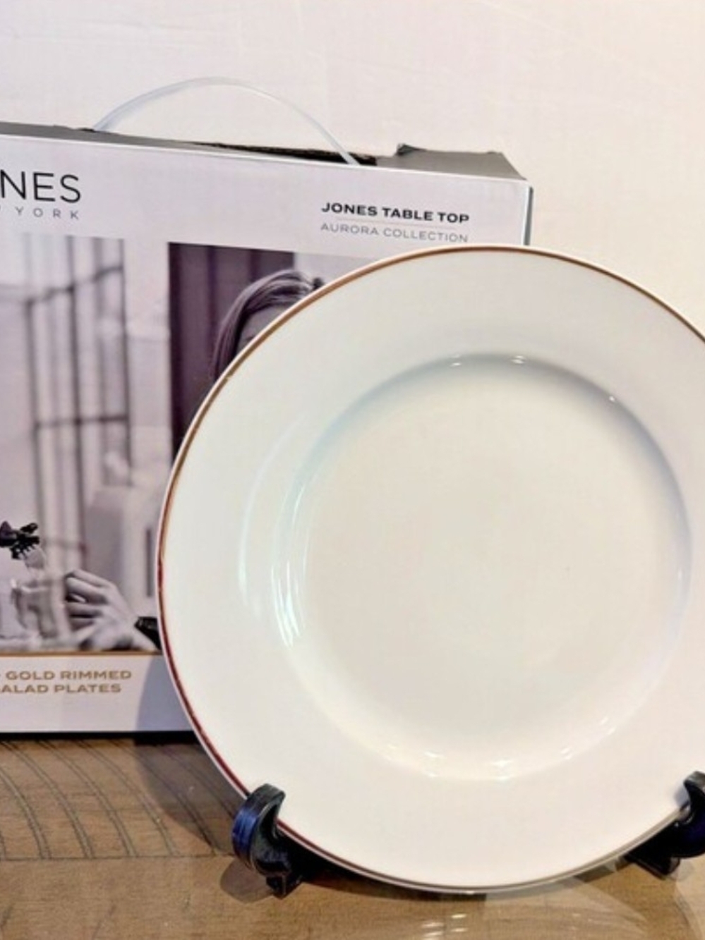 Jones New York White Dinner Plate with Gold Trim. Aurora Collection